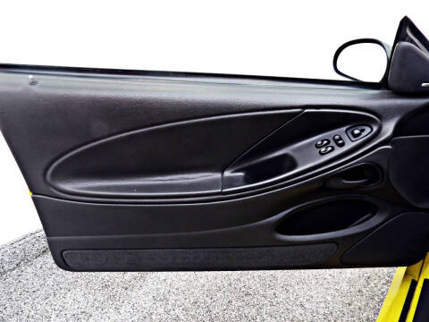 2004 Ford Mustang GT Deluxe