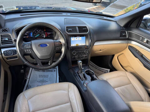 2017 Ford Explorer XLT