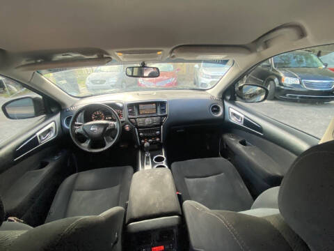 2015 Nissan Pathfinder SV