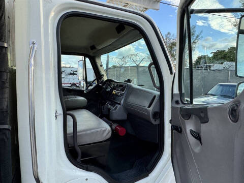 2016 Freightliner M2 106