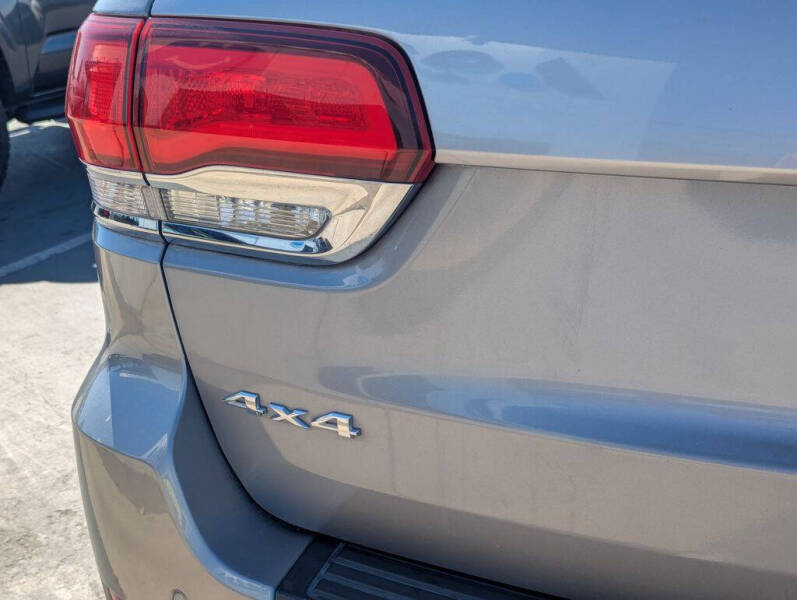 2020 Jeep Grand Cherokee Laredo