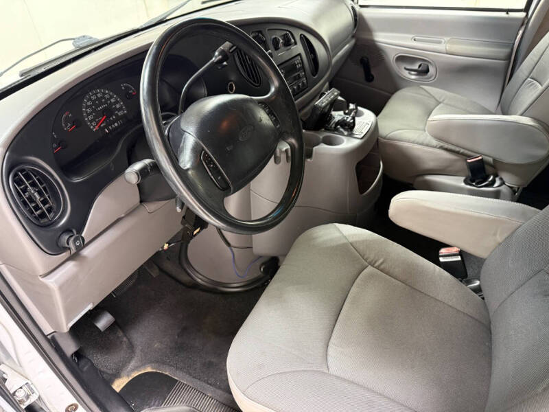 2001 Ford E-Series E-350 SD XLT