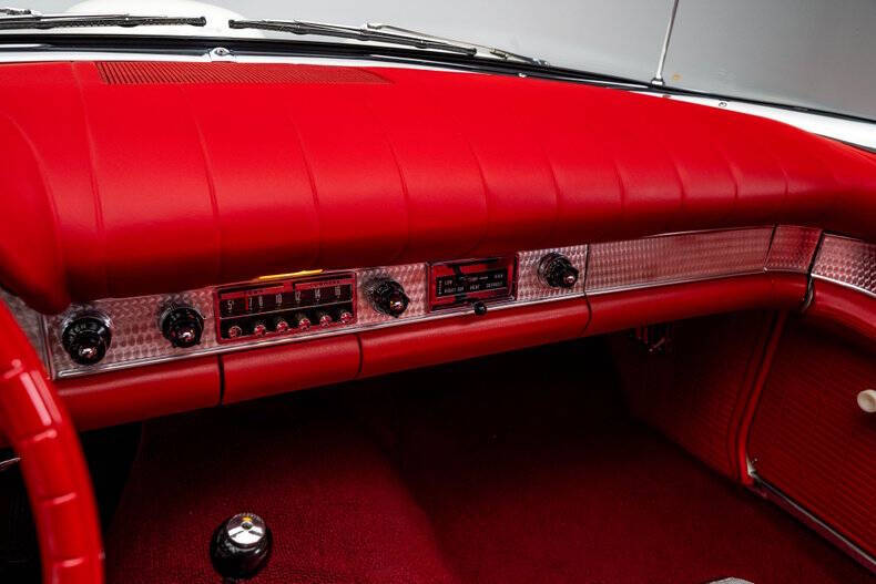 1957 Ford Thunderbird