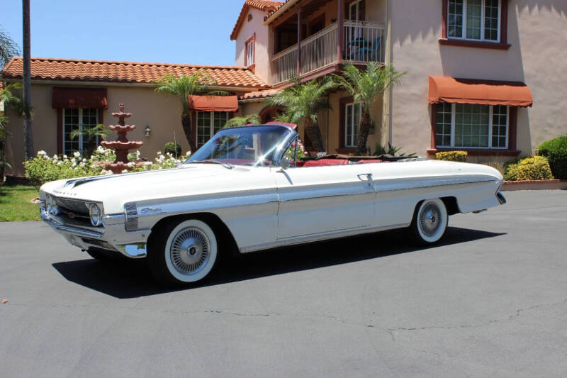 1961 Oldsmobile Starfire