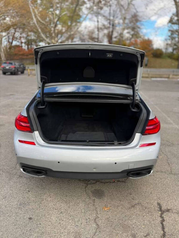 2019 BMW 7 Series 740i