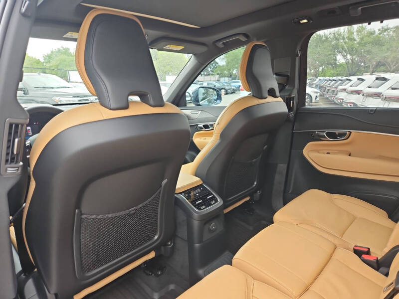 2024 Volvo XC90 Recharge T8 Ultimate Bright Theme 7P