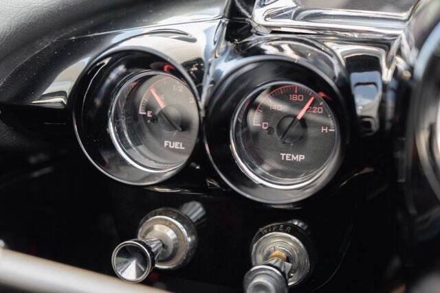 1962 Chevrolet Corvette 28