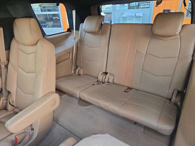 2017 Cadillac Escalade Platinum