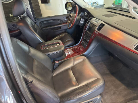 2011 Cadillac Escalade Luxury