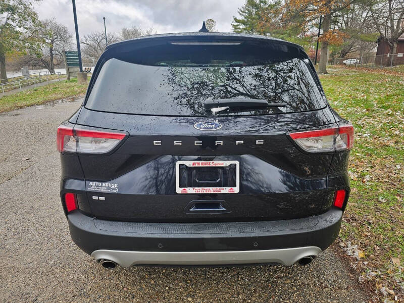 2021 Ford Escape SE photo 4