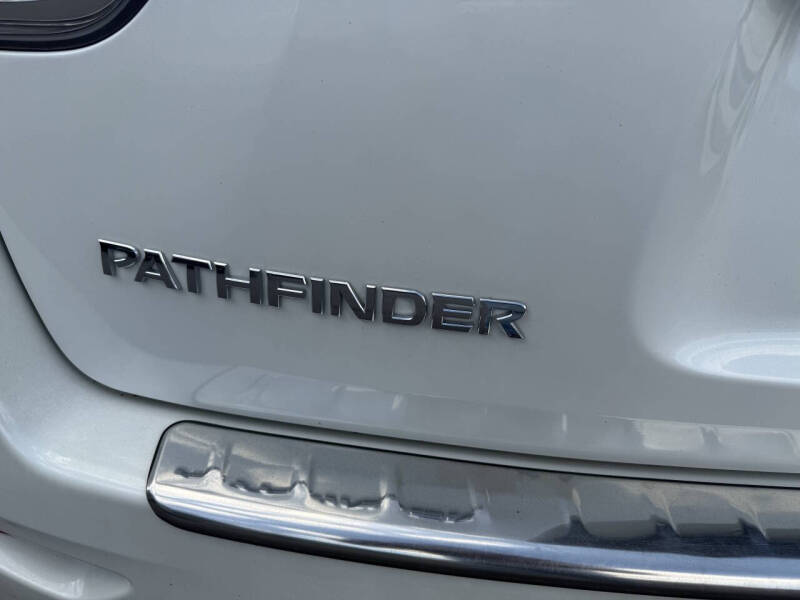 2015 Nissan Pathfinder SV