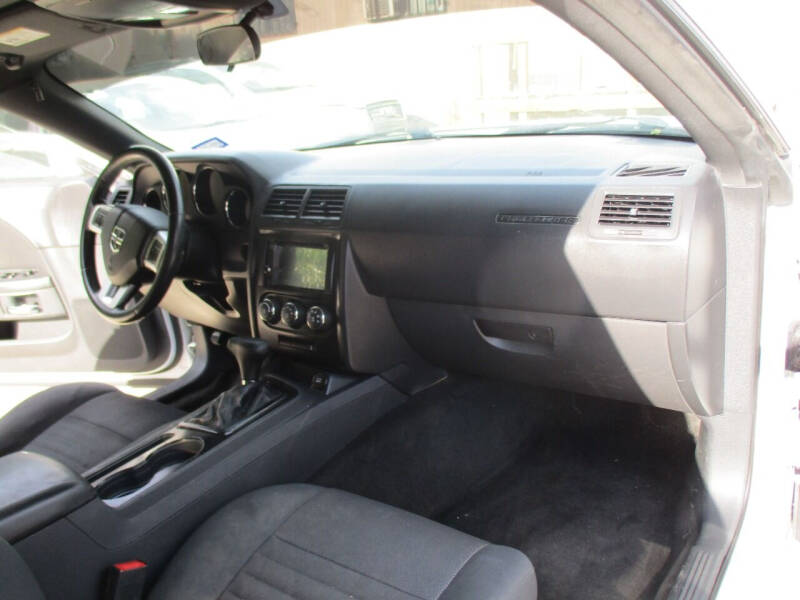 2012 Dodge Challenger SXT