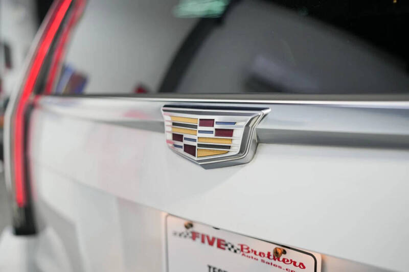 2016 Cadillac Escalade Luxury Collection
