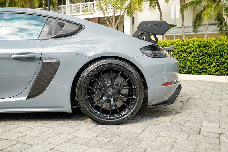 2024 Porsche 718 Cayman GT4 RS