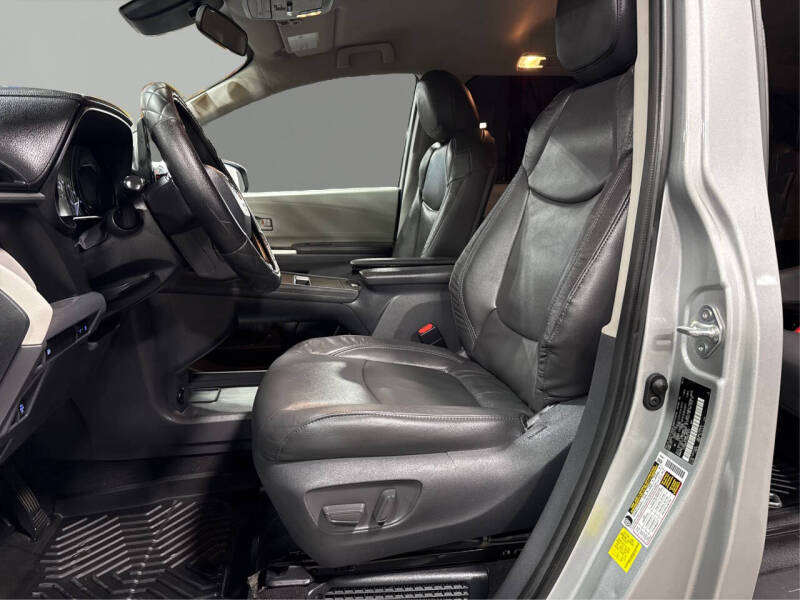 2021 Toyota Sienna LE 8-Passenger