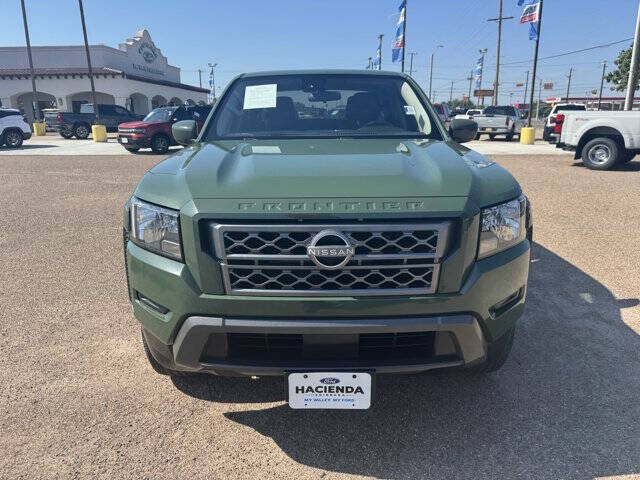 2022 Nissan Frontier SV