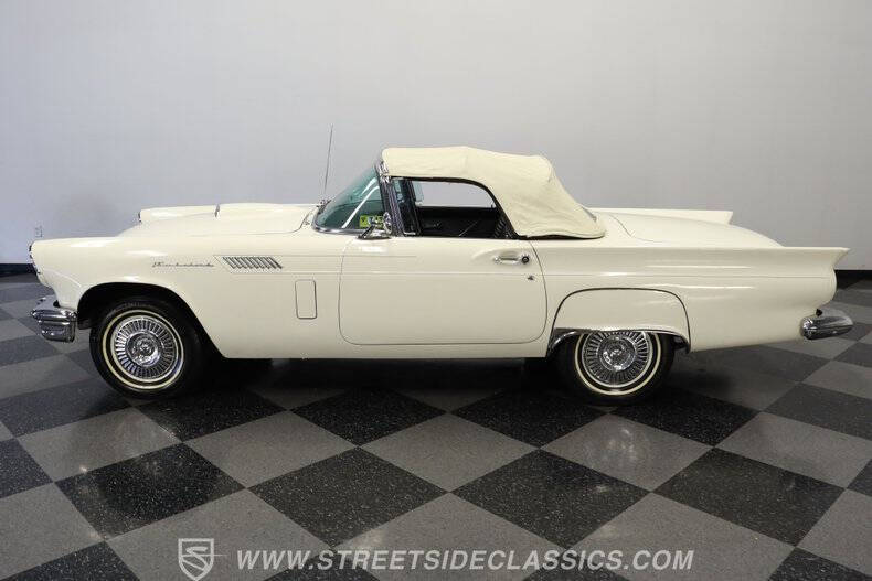 1957 Ford Thunderbird