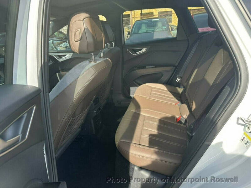 2024 Audi Q4 e-tron quattro Premium 50