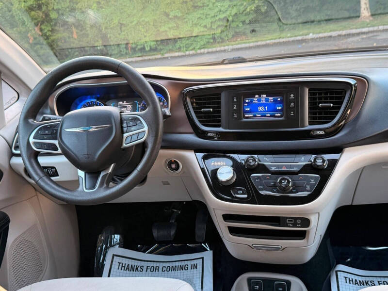 2017 Chrysler Pacifica Touring
