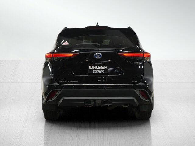 2022 Toyota Highlander Hybrid XLE
