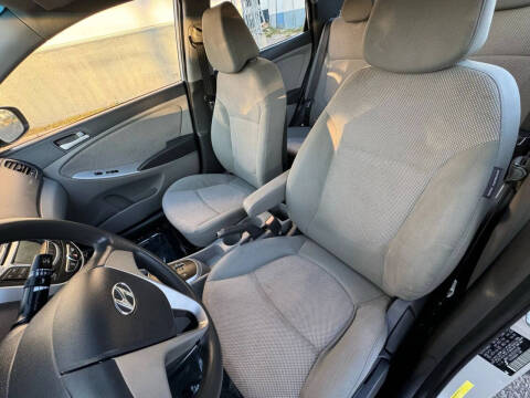 2013 Hyundai Accent GLS