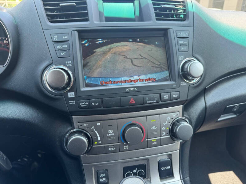 2012 Toyota Highlander SE