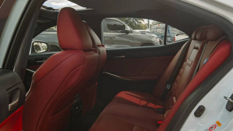 2017 Lexus IS 200t