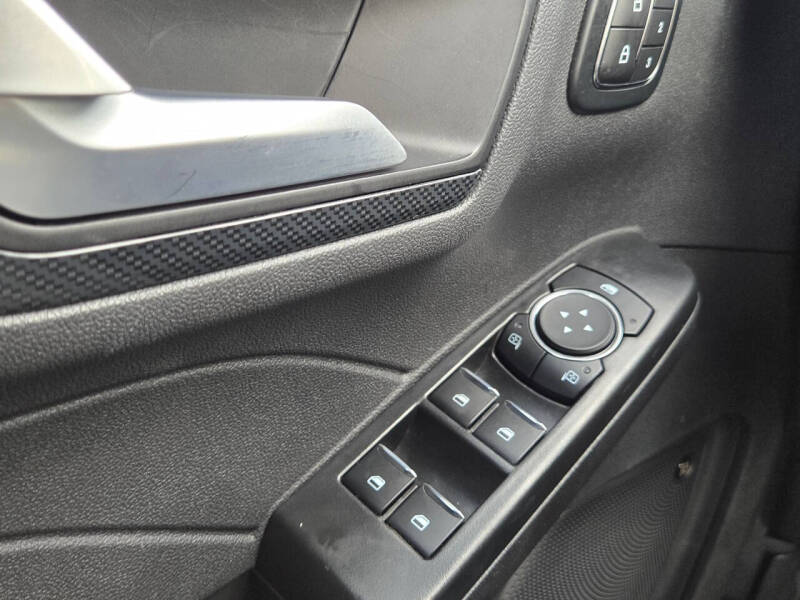 2025 Ford Escape Hybrid ST-Line Elite