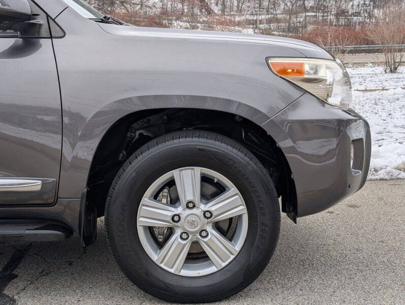 2013 Toyota Land Cruiser