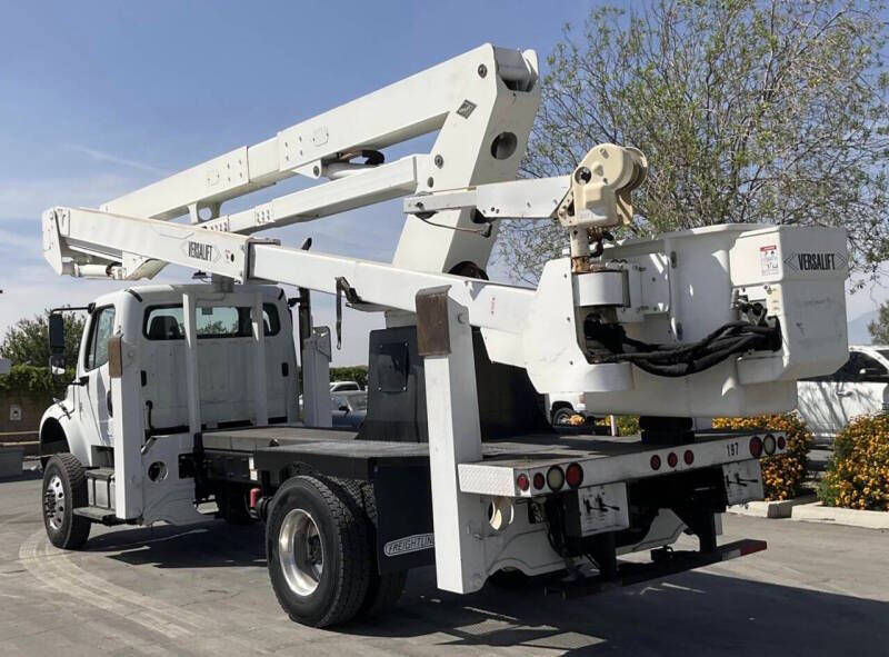 2013 Freightliner M2 106