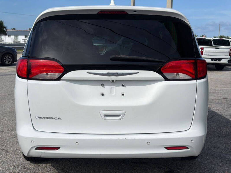 2017 Chrysler Pacifica Touring