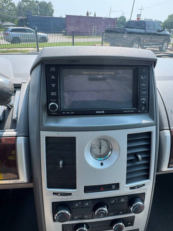 2009 Chrysler Town and Country Touring