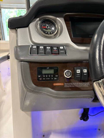 2018 Chaparral 244