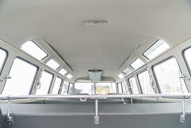 1965 Volkswagen Bus 38