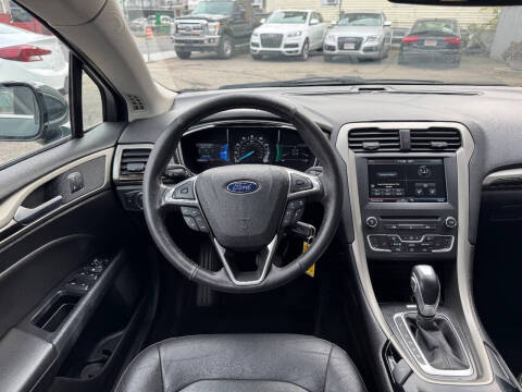 2016 Ford Fusion SE
