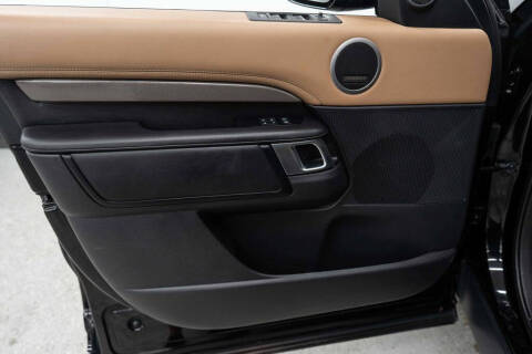 2023 Land Rover Discovery P300 S R-Dynamic