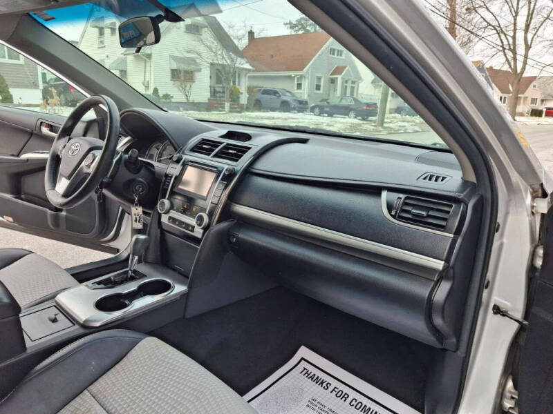 2014 Toyota Camry SE