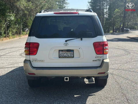 2003 Toyota Sequoia SR5