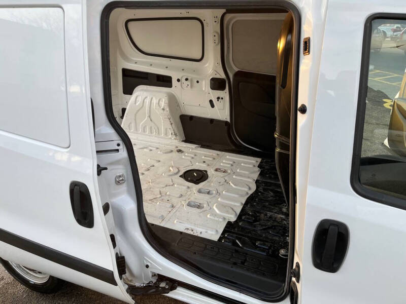 2015 RAM Promaster City Tradesman photo 12