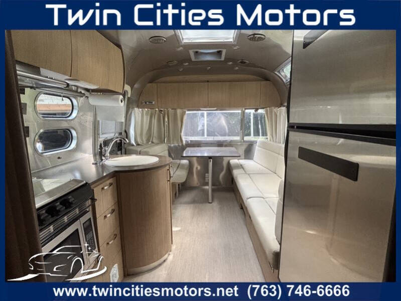 2017 Airstream Flying Cloud 25FB