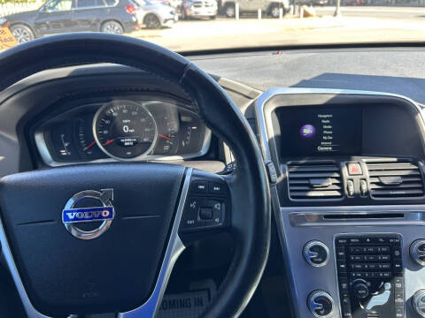 2017 Volvo XC60 T5 Dynamic