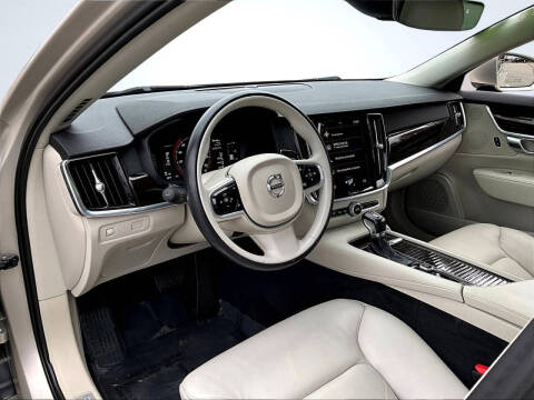 2018 Volvo S90 T5 Momentum