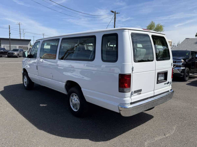 2012 Ford E-Series E-350 SD XLT
