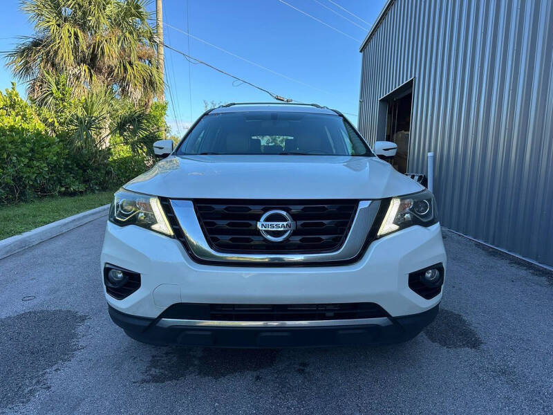 2017 Nissan Pathfinder Platinum