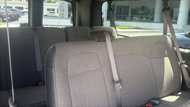 2025 Chevrolet Express LT 3500