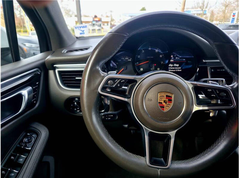 2018 Porsche Macan