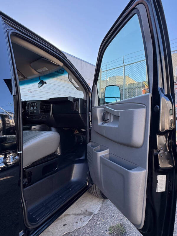 2017 Chevrolet Express 2500