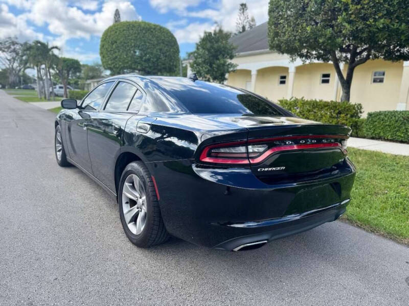 2017 Dodge Charger SXT