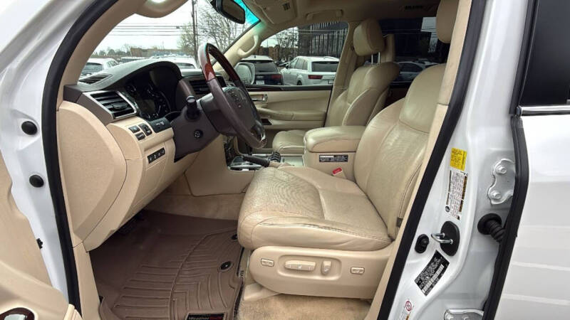 2013 Lexus LX 570