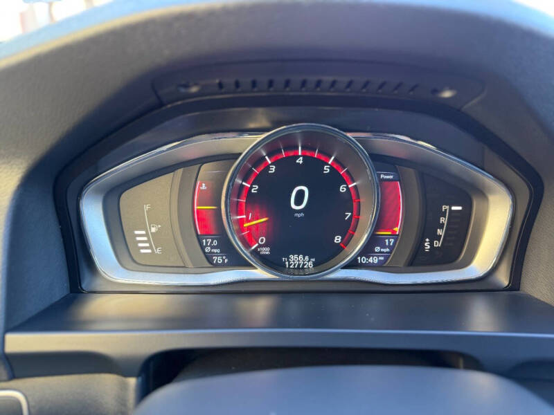 2016 Volvo V60 Cross Country T5